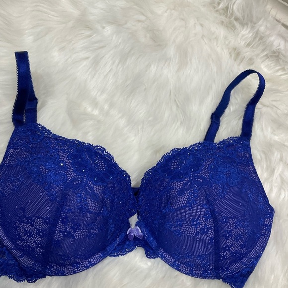 Victoria's Secret Blue and White Lace Bra with Underwire - Picture 7 of 11